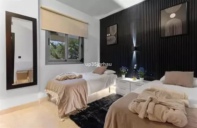 Middle Floor Apartment in Estepona