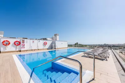 Middle Floor Apartment in Nueva Andalucía