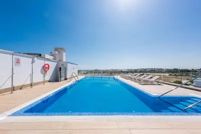 Middle Floor Apartment in Nueva Andalucía