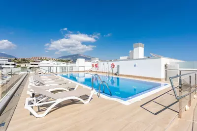 Middle Floor Apartment in Nueva Andalucía