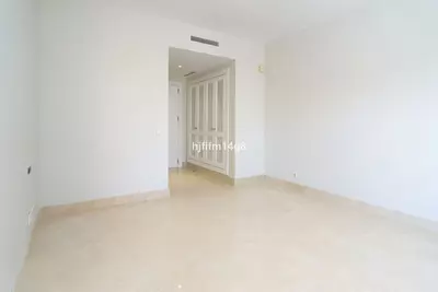 Middle Floor Apartment in Nueva Andalucía