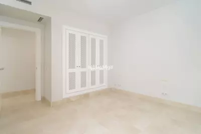 Middle Floor Apartment in Nueva Andalucía