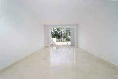 Middle Floor Apartment in Nueva Andalucía