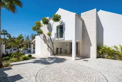 Detached Villa in Nueva Andalucía