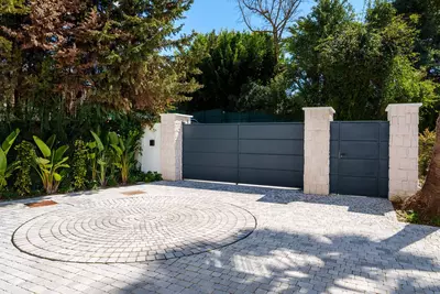 Detached Villa in Nueva Andalucía