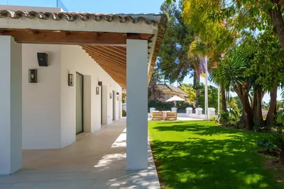 Detached Villa in Nueva Andalucía