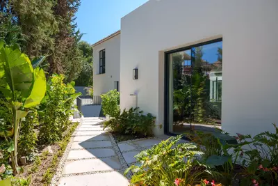 Detached Villa in Nueva Andalucía