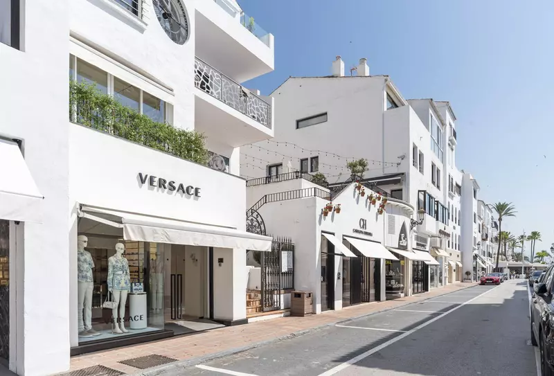 Middle Floor Apartment in Puerto Banús