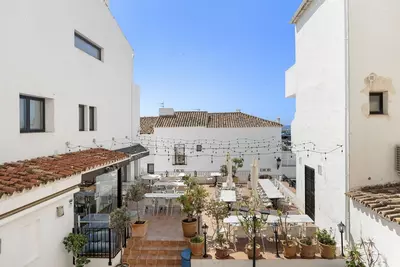 Middle Floor Apartment in Puerto Banús