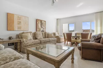 Middle Floor Apartment in Puerto Banús