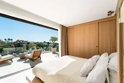 Detached Villa in Nueva Andalucía