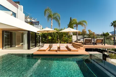Detached Villa in Nueva Andalucía