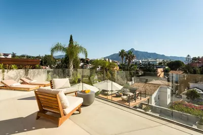 Detached Villa in Nueva Andalucía