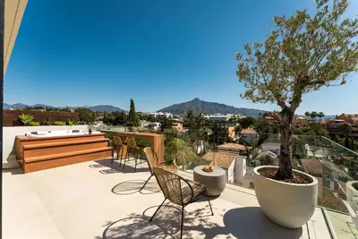 Detached Villa in Nueva Andalucía