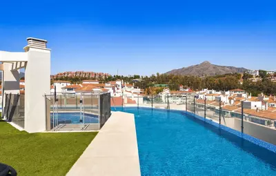 Middle Floor Apartment in Nueva Andalucía