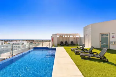 Middle Floor Apartment in Nueva Andalucía
