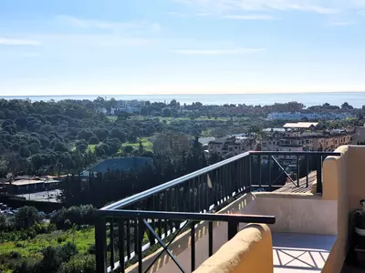Top Floor Apartment in Estepona