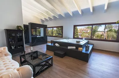 Detached Villa in Nueva Andalucía