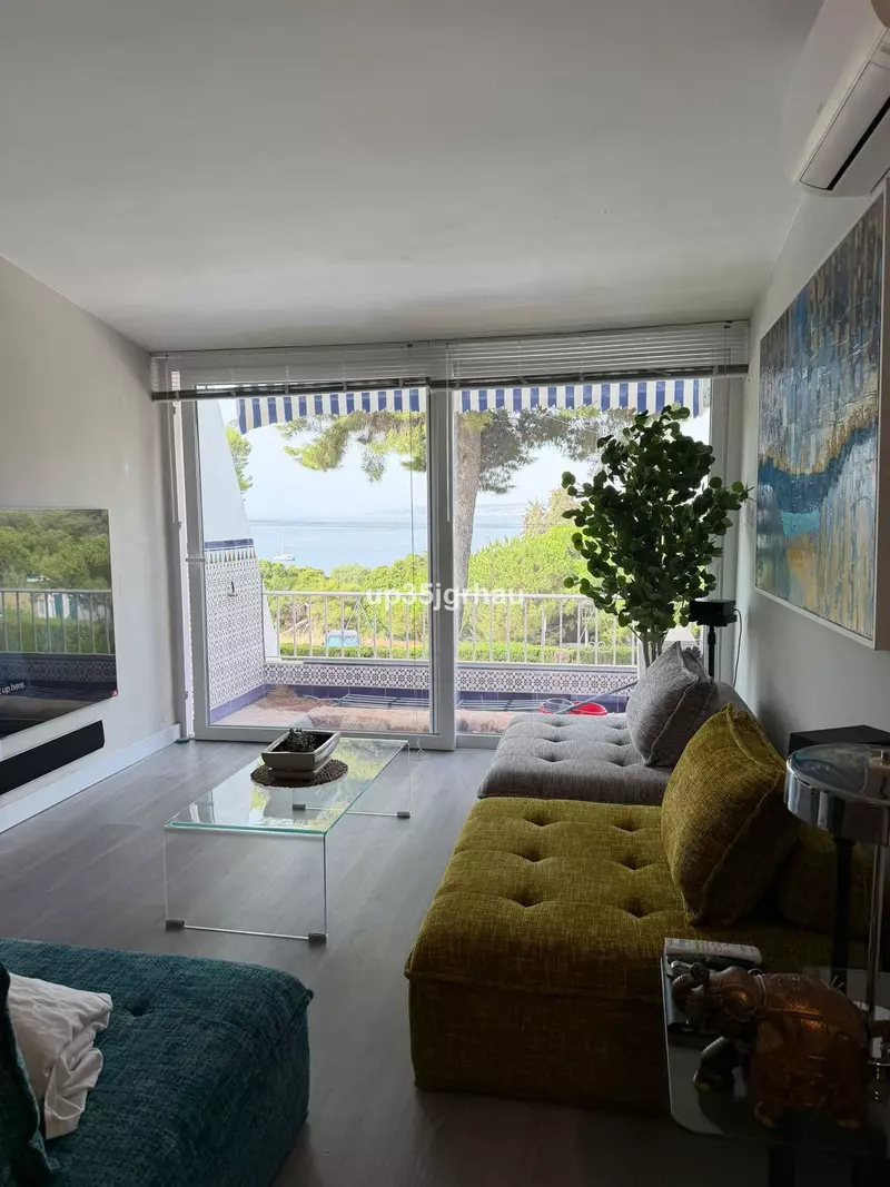 Middle Floor Apartment in Estepona