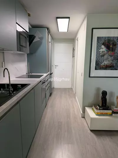 Middle Floor Apartment in Estepona