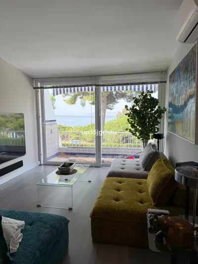 Middle Floor Apartment in Estepona