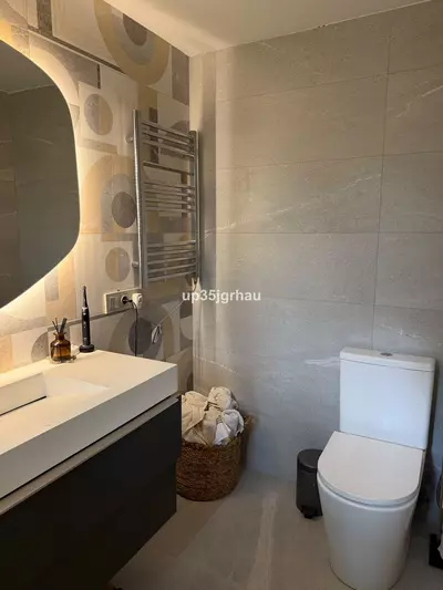 Middle Floor Apartment in Estepona