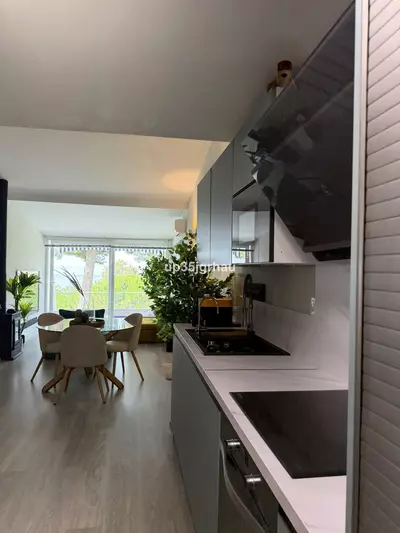 Middle Floor Apartment in Estepona
