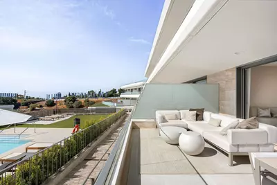 Middle Floor Apartment in Estepona