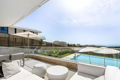 Middle Floor Apartment in Estepona