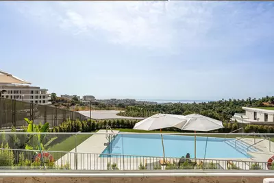 Middle Floor Apartment in Estepona