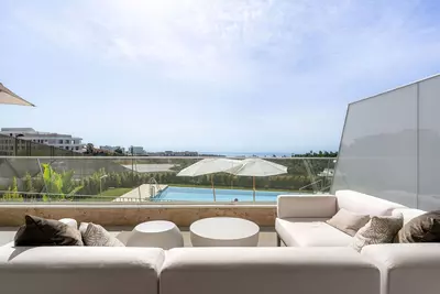 Middle Floor Apartment in Estepona
