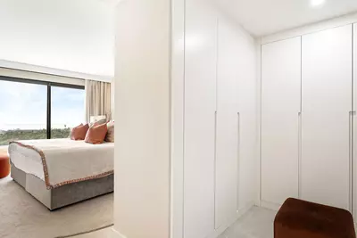 Middle Floor Apartment in Estepona
