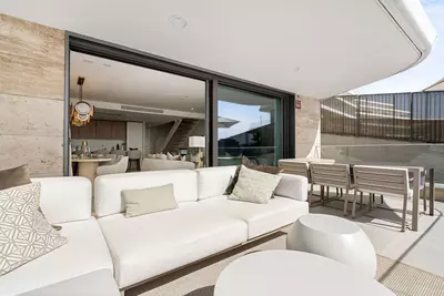 Middle Floor Apartment in Estepona