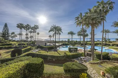 Middle Floor Apartment in Estepona