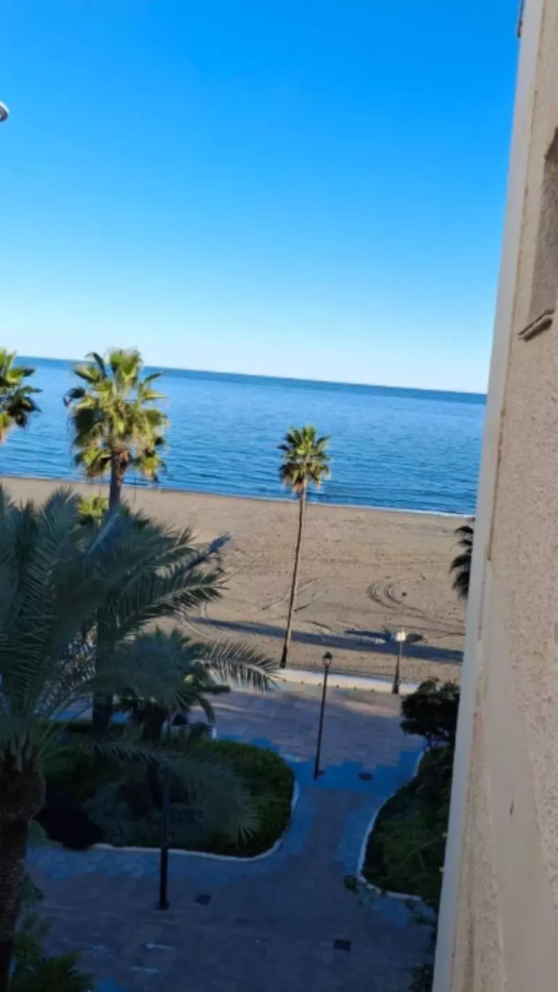 Middle Floor Apartment in Estepona