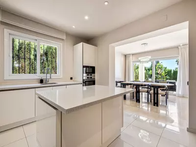 Detached Villa in Nueva Andalucía