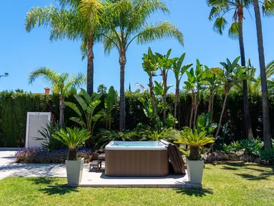 Detached Villa in Nueva Andalucía