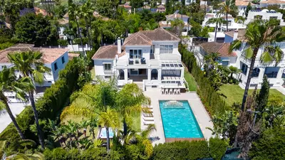 Detached Villa in Nueva Andalucía