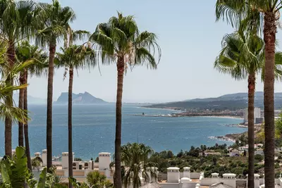 Middle Floor Apartment in Manilva