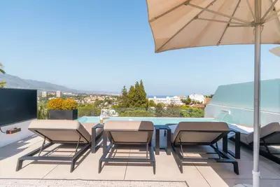 Detached Villa in Nueva Andalucía