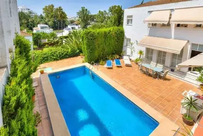 Detached Villa in Nueva Andalucía