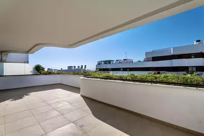 Middle Floor Apartment in Estepona