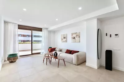 Middle Floor Apartment in Estepona
