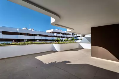 Middle Floor Apartment in Estepona