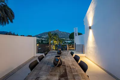 Detached Villa in Nueva Andalucía