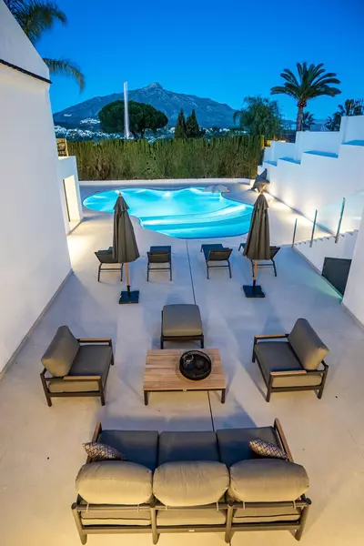 Detached Villa in Nueva Andalucía