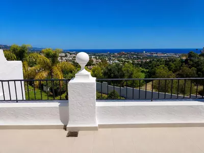 Middle Floor Apartment in Benahavís