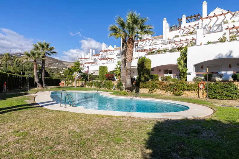 Middle Floor Apartment in Nueva Andalucía