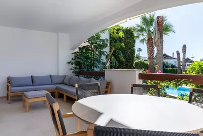 Middle Floor Apartment in Nueva Andalucía