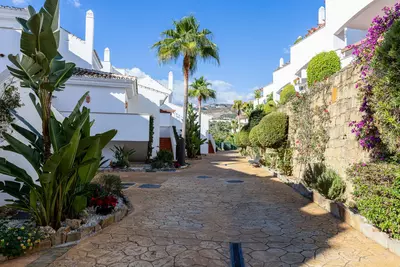 Middle Floor Apartment in Nueva Andalucía